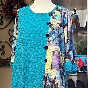 Ali Miles Floral Tunic Top Size PM Stretch Knit Buttons Art to Wear Womens